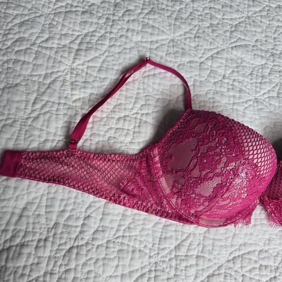 Victoria's Secret Very Sexy Pink Push-up Bra 32B - Picture 4 of 12